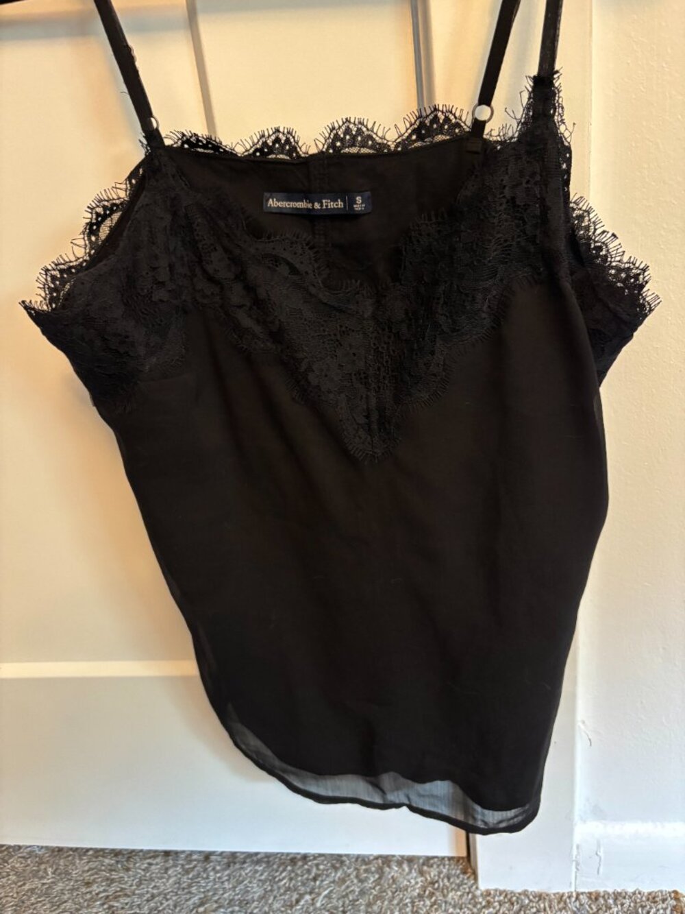 Abercrombie & Fitch Black Lace Trim Cami Tank Top Size Small Silky Sleeveless - Picture 2 of 4